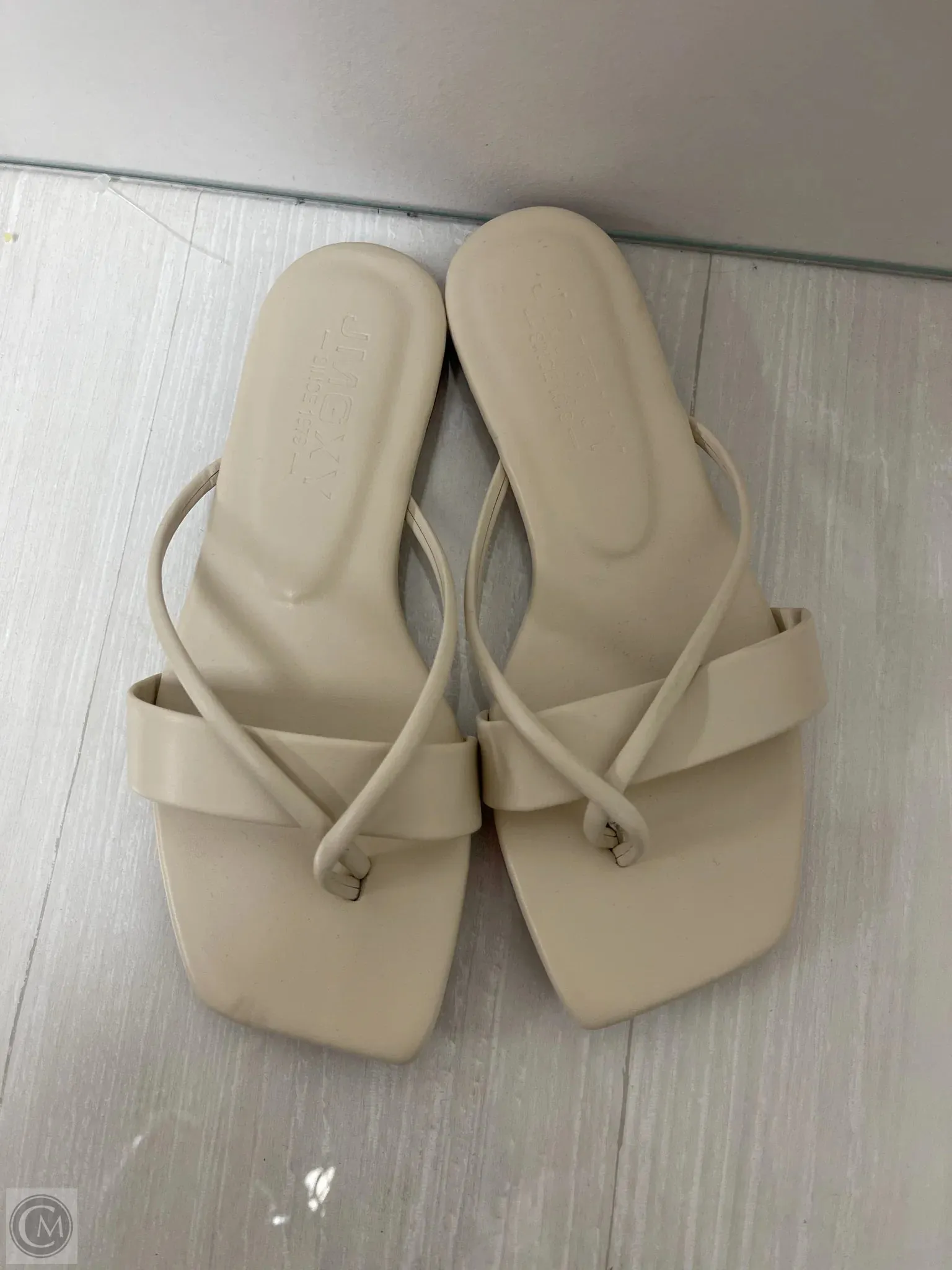Sandals Flats By Clothes Mentor In Cream, Size: 6.5